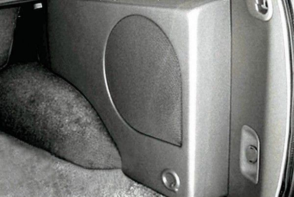 Q-Logic Custom Subwoofer Enclosure Toyota 4Runner 10
